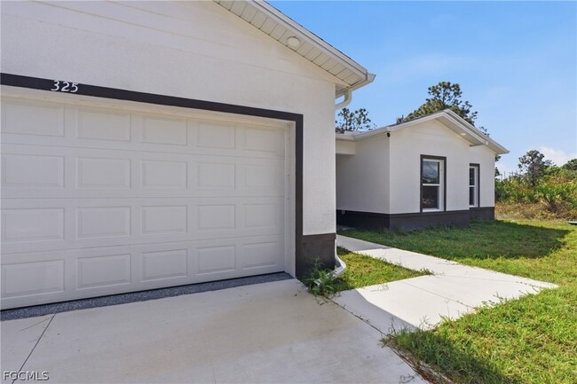 Building Photo - 325 Hermosa Ave