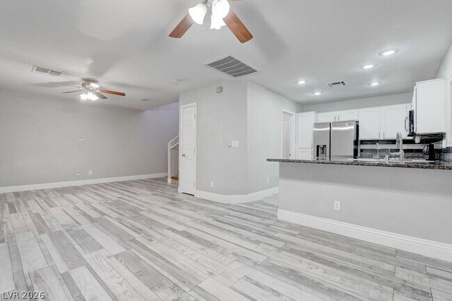 Building Photo - 6469 Abbey Door Ct