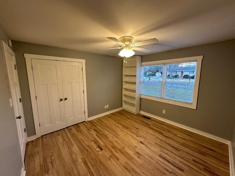 Guest 2 - 4737 E Circle Dr NW