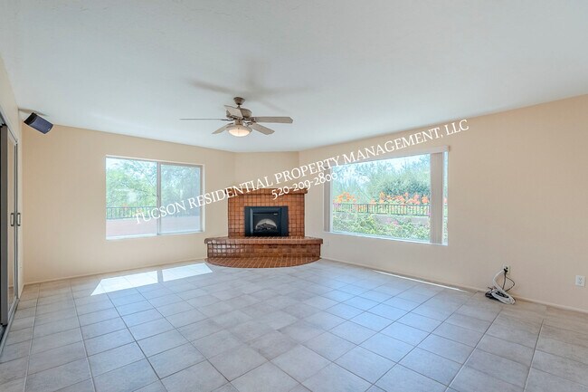 Building Photo - 5084 N Camino Del Lazo