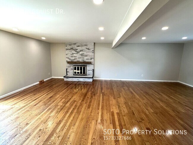 Building Photo - 826 Bergquist Dr