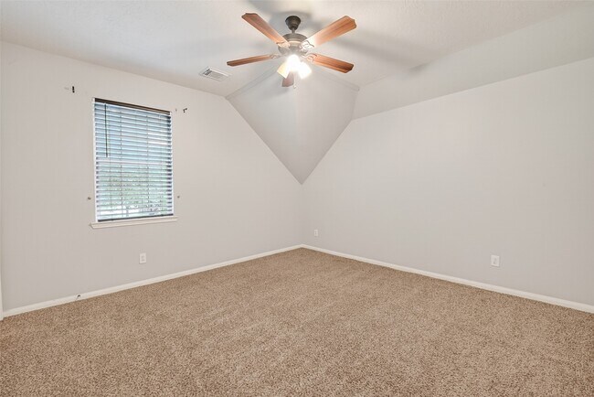 Building Photo - 2203 Lakewind Ln