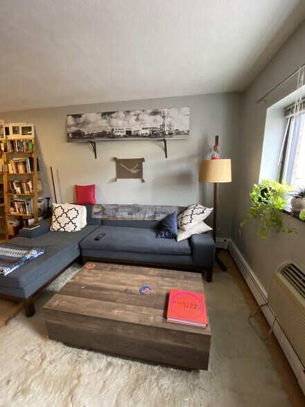 Building Photo - 15 Walbridge St