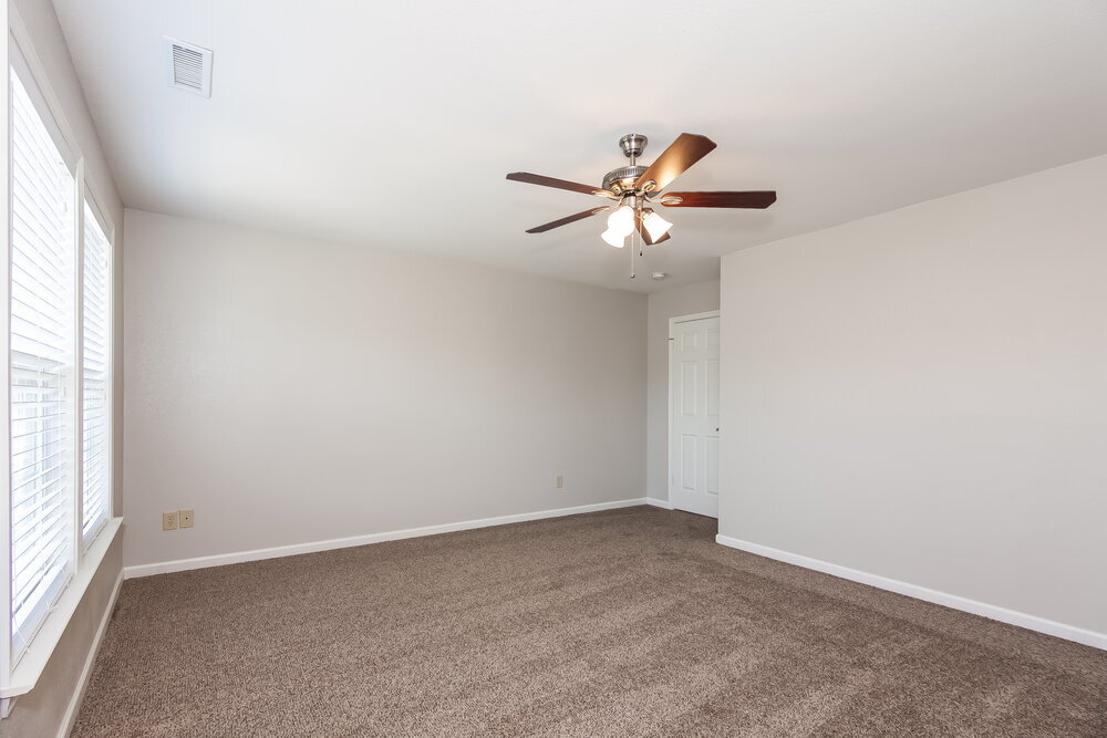 Building Photo - 943 Littleton Dr