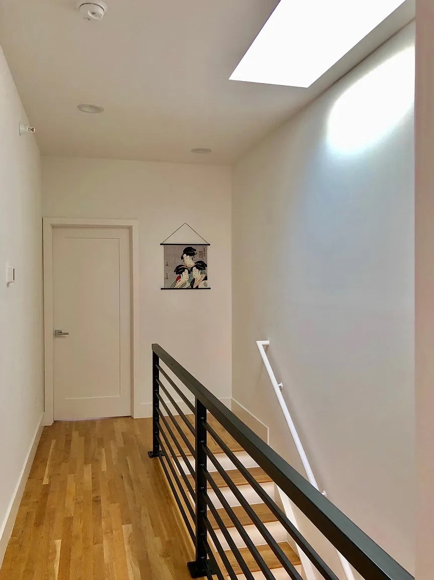 Building Photo - Room in Townhome on New Bern Ave