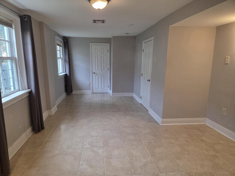 Bedroom 1 - 4422 Walmsley Ave