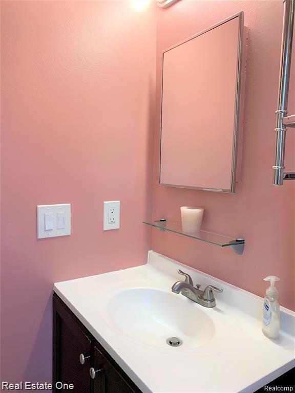 Building Photo - 5051 Falmouth Dr