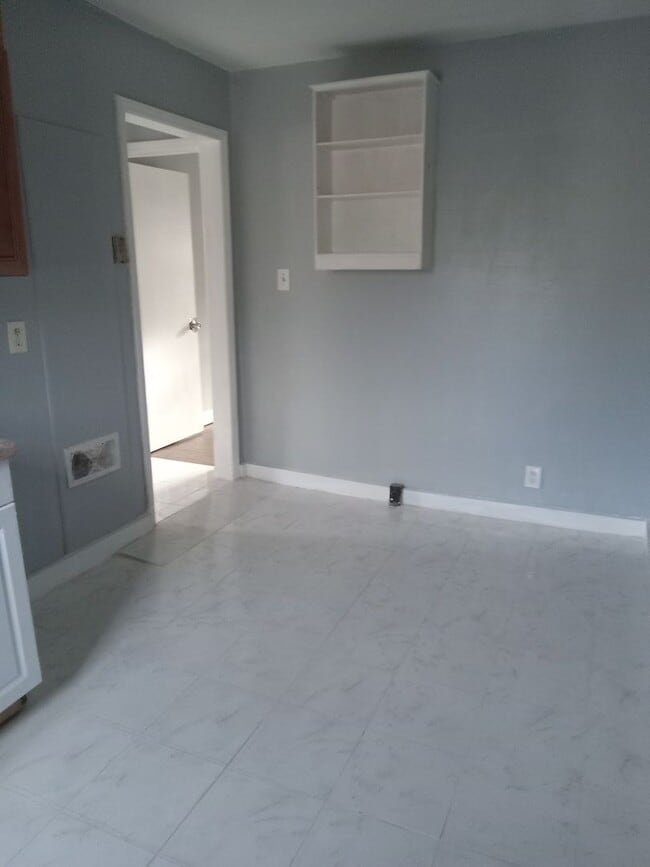 Building Photo - 1/2 Off One Months Rent Special!!! Cozy Two Bedroom Duplex in Lincoln Heights!