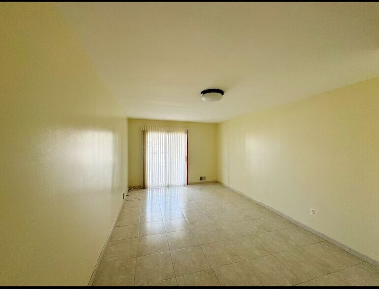 Building Photo - 459 Klondike Ave