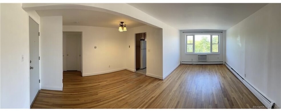 Full view Living Room and Eat-in Kitchen - 70 Farmington Ave