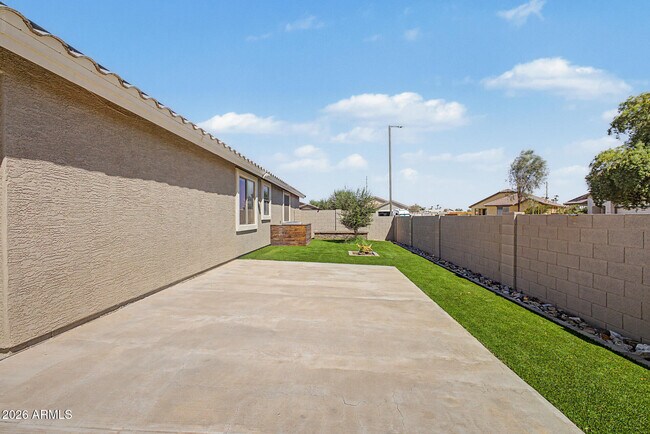 Building Photo - 15207 W Windward Ave
