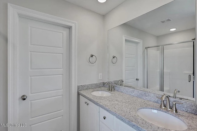 Building Photo - 253 Chartleigh Cir