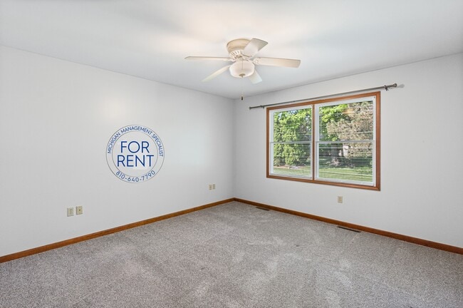 Building Photo - 3263 Silverwood Dr