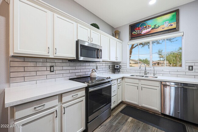 Building Photo - 6819 W Bronco Trail
