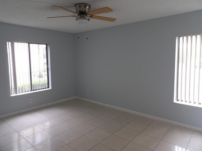 Building Photo - 618 Sea Pine Way