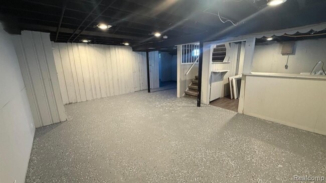 Building Photo - 29614 Rosslyn Ave