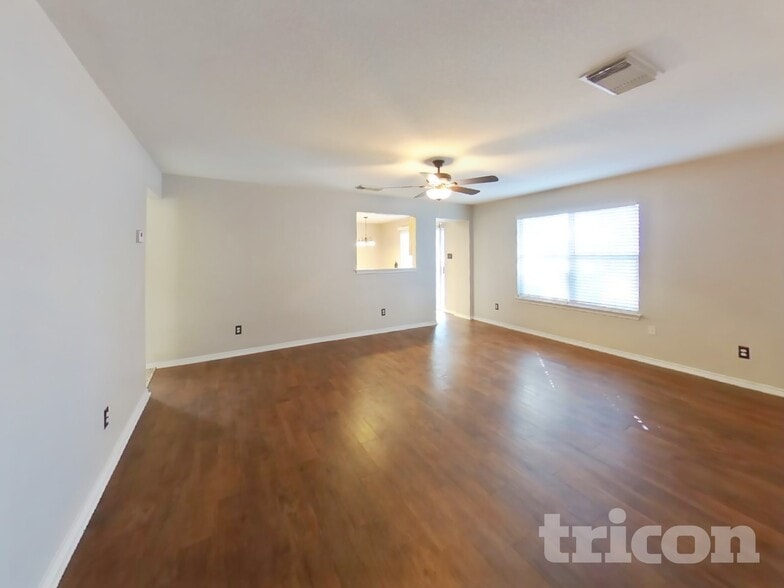 Building Photo - 7902 Brazoria Park