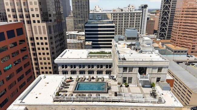Building Photo - 300-314 N Broadway