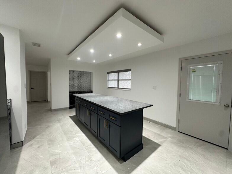Kitchen - 3014 W Arch St