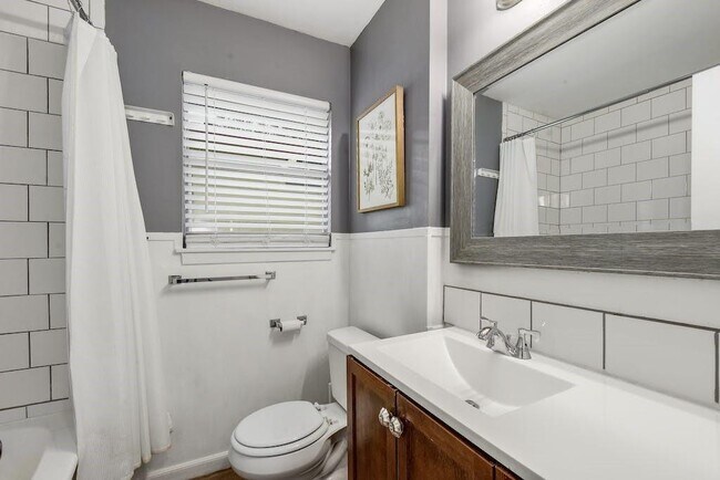 Building Photo - 123 Coleman St