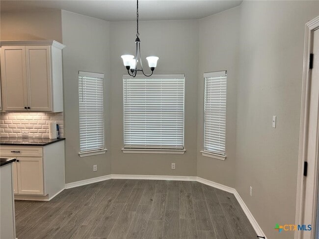 Building Photo - 620 Holstein Dr