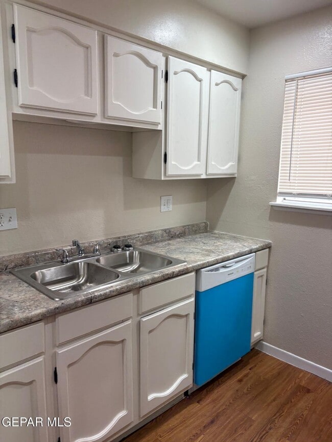 Building Photo - 7127 Orizaba Ave