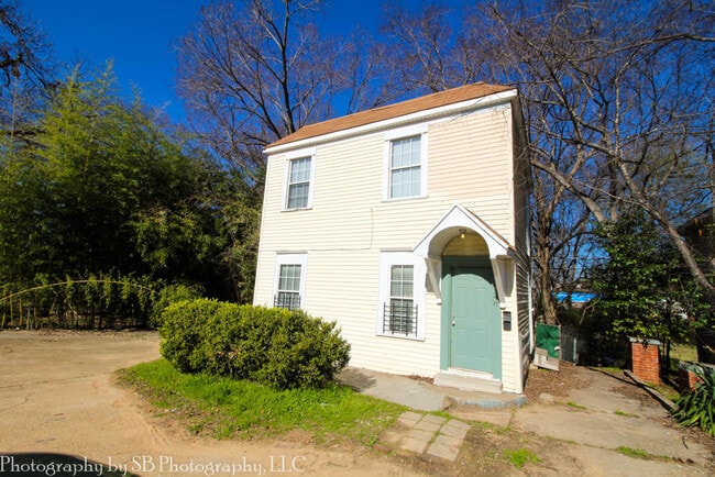 Building Photo - Great 2 bedroom in Highland!