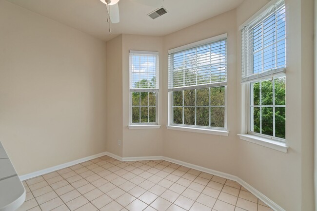 Building Photo - 3 bedroom CONDO in Annapolis.