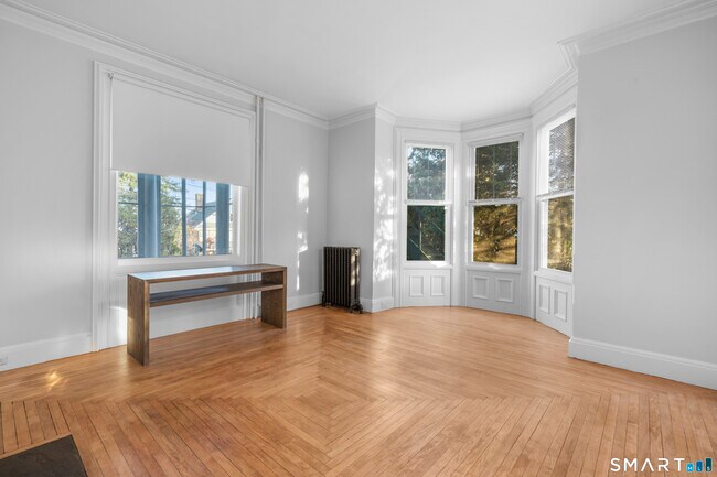 Building Photo - 43 Elmwood Ave