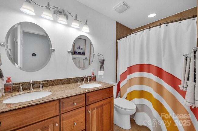 Building Photo - 15737 Agincourt Dr