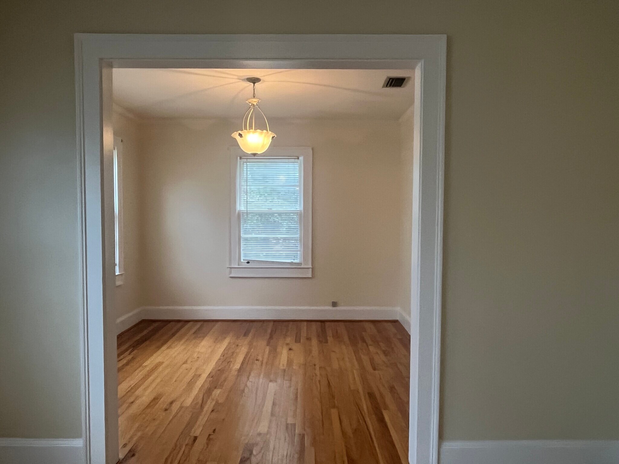 Dining room entry - 160 Fore Ave