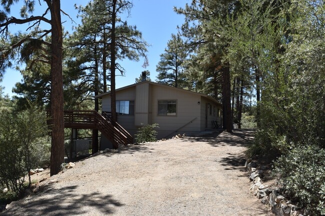 Building Photo - 6011 W Oak Ridge