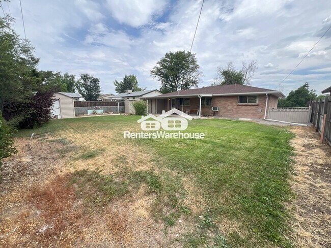 Building Photo - 7759 Elmwood Ln