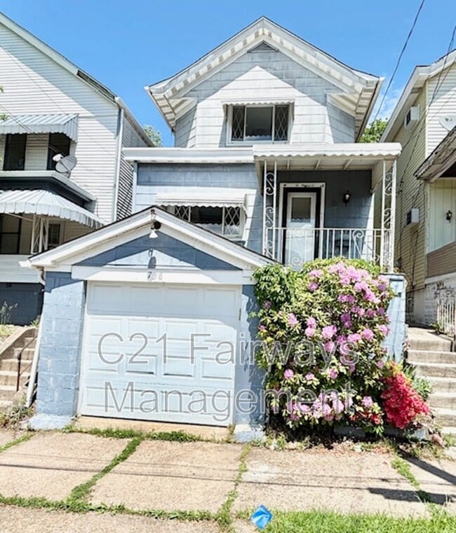 Primary Photo - 738 10th St