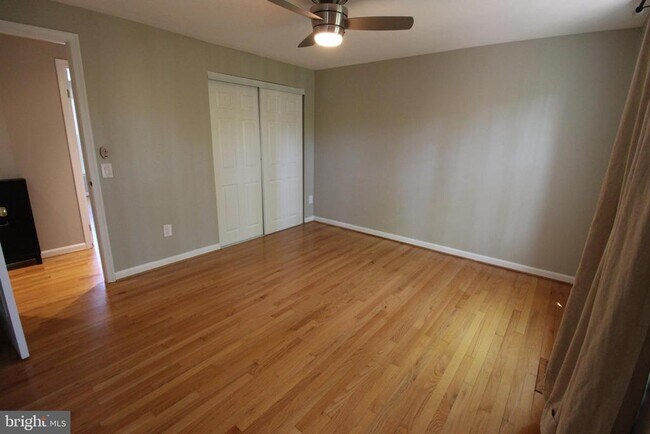 Building Photo - 6055 Meyers Landing Ct