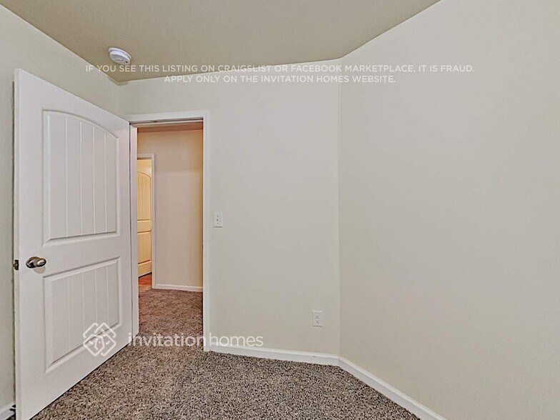 Building Photo - 906 Grenier Terrace NE
