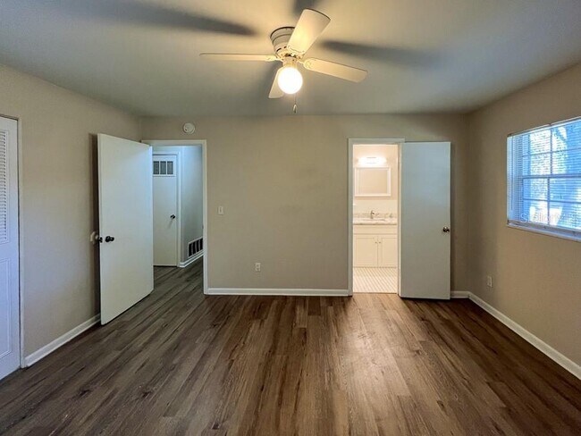 Building Photo - 2110 NW 54th Terrace