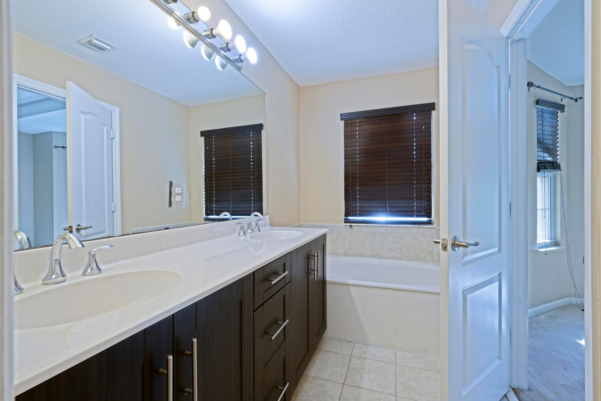 Building Photo - 5813 Monterra Club Dr