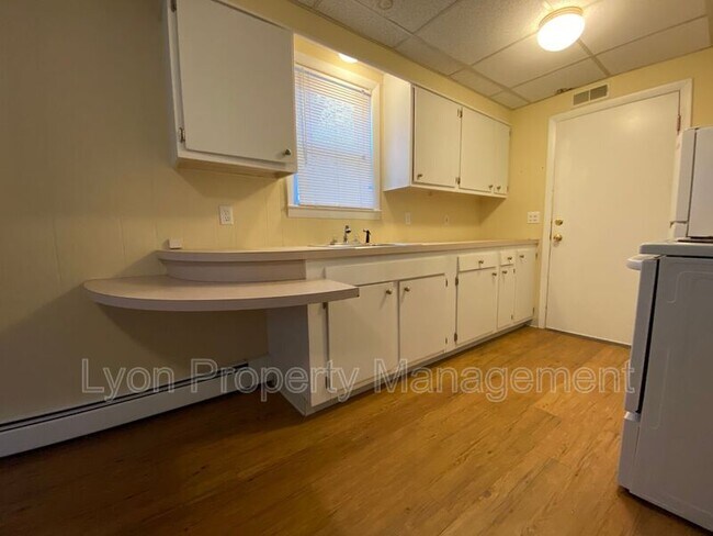 Building Photo - 23 Capron St