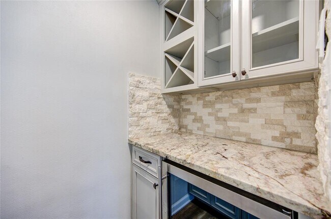 Building Photo - 4927 Kenlake Grove Dr