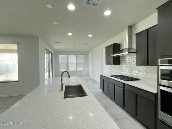 Building Photo - 8757 W Rancho Dr