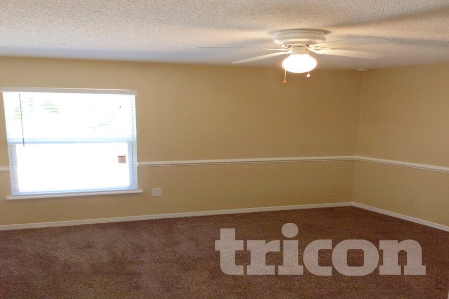 Building Photo - 2884 Forest Edge Dr