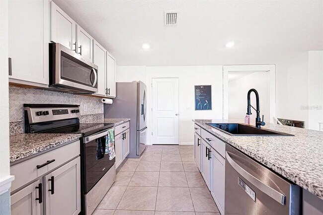 Building Photo - 8574 Triumph Cir