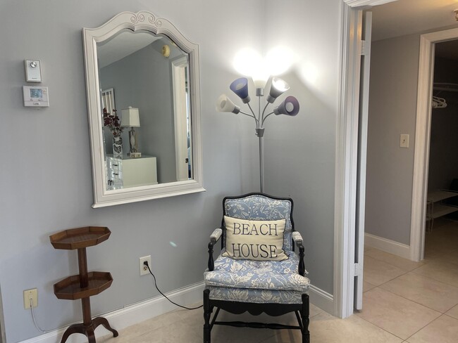 Building Photo - 899 Jeffery St