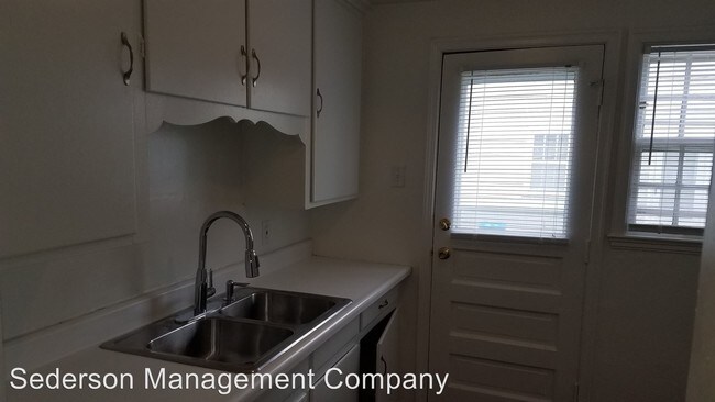 Building Photo - 514 E 27th Ave