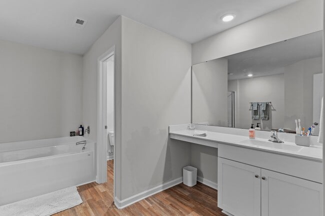 Building Photo - 680 Aurora Pl