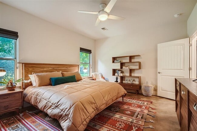 Building Photo - 21825 Briarcliff Dr