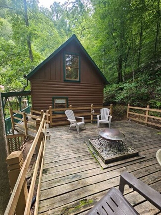 Building Photo - Country Living!!