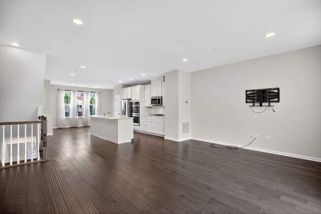 Building Photo - 43718 Winterberry Wy