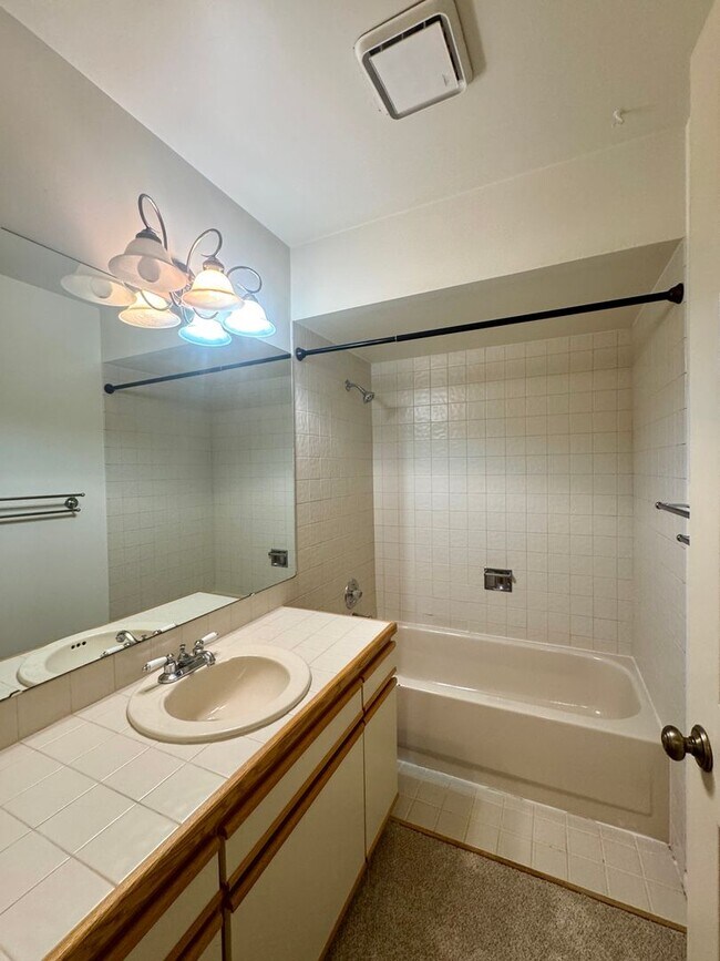 Building Photo - In town Poulsbo rambler now available